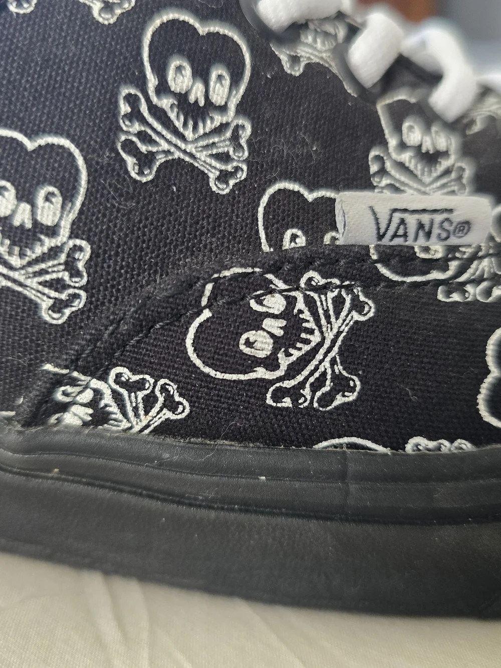VANS Comfy Cush Coldhearted Skull & Bones - Skate Goth Dark US M 10 - Excellent